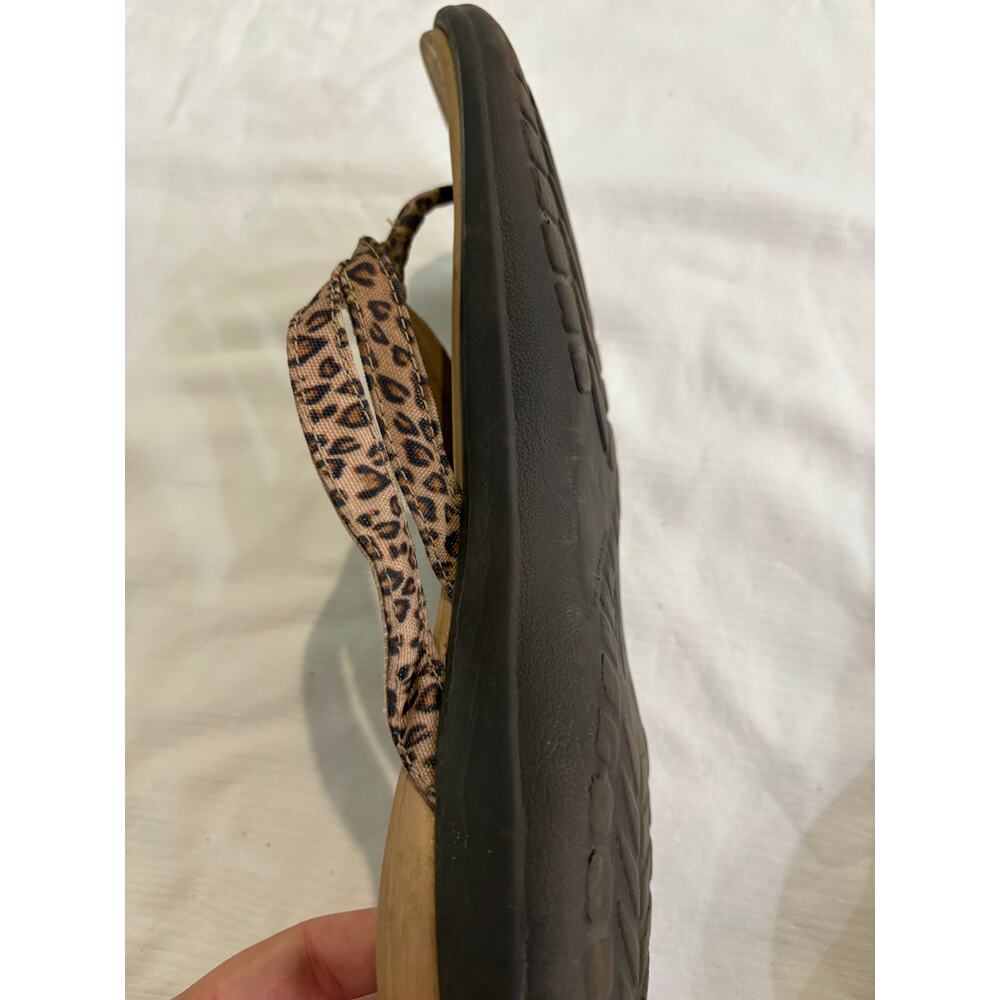 Crocs Women 11 Capri Flip Flop Sandals Leopard Print Wedge Dual Comfort Toe Post - Picture 12 of 13